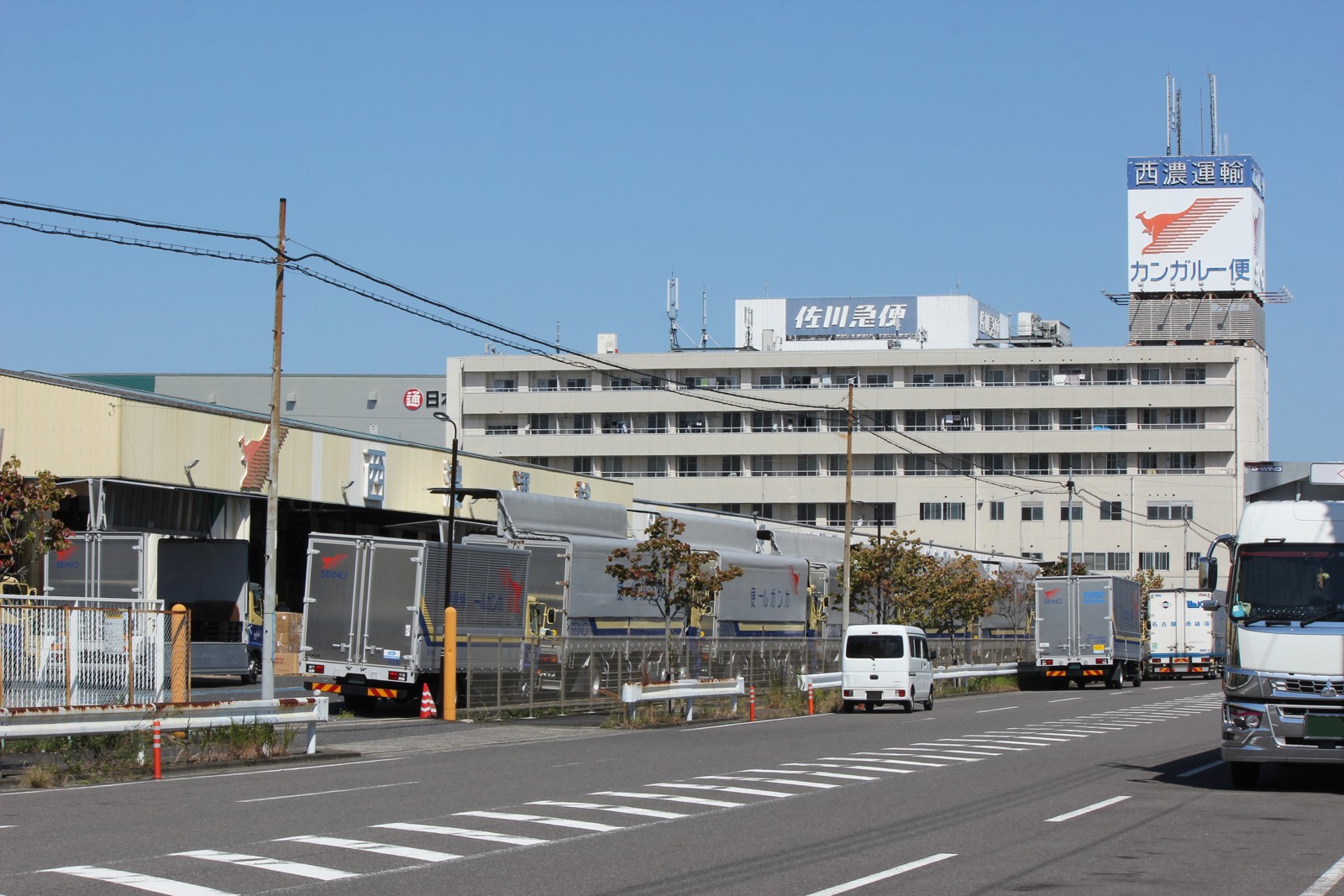 イメージ写真：小牧市のトラックターミナル。AI導入事例を示すものではありません。